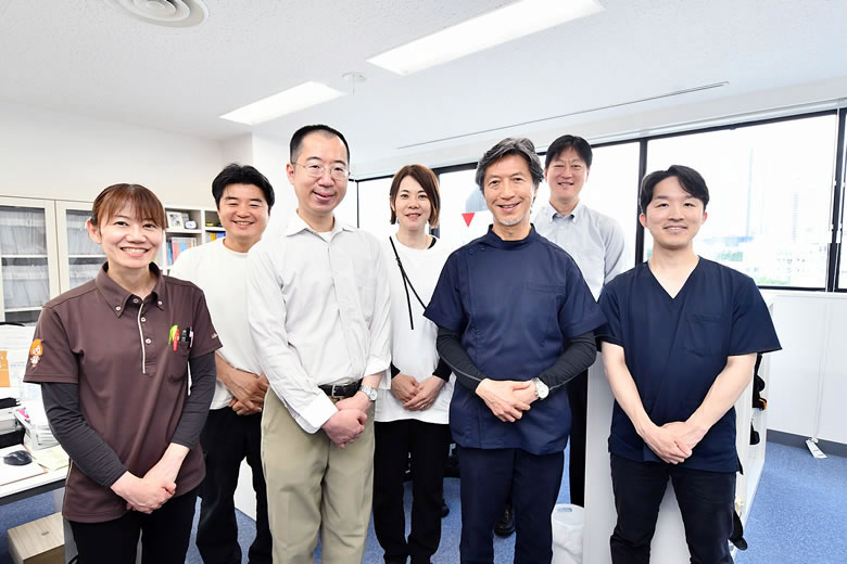 スタッフ集合写真